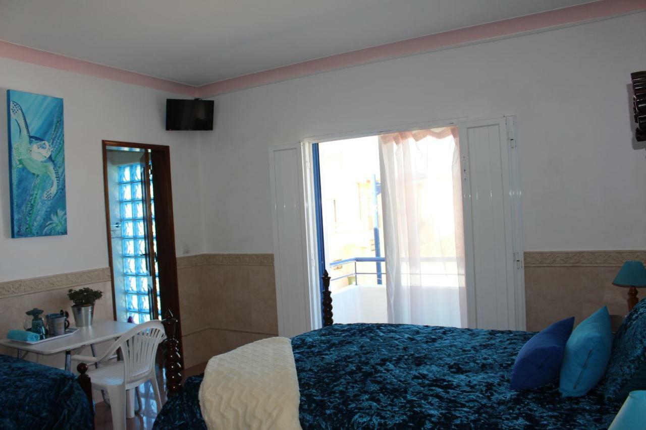 Sagres Sunny Room With Private Bathroom 300M From The Beach Exterior foto